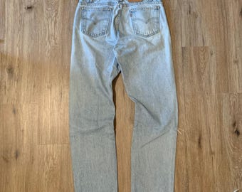 Vintage 90s orange tab Levi's 505 light wash straight leg jeans - size 34x36 men