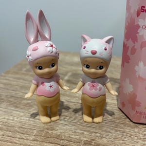 Jolie poupée de fleurs de cerisier peinte à la main de style Sonny Angel, série printemps paisible, figurine A Grade