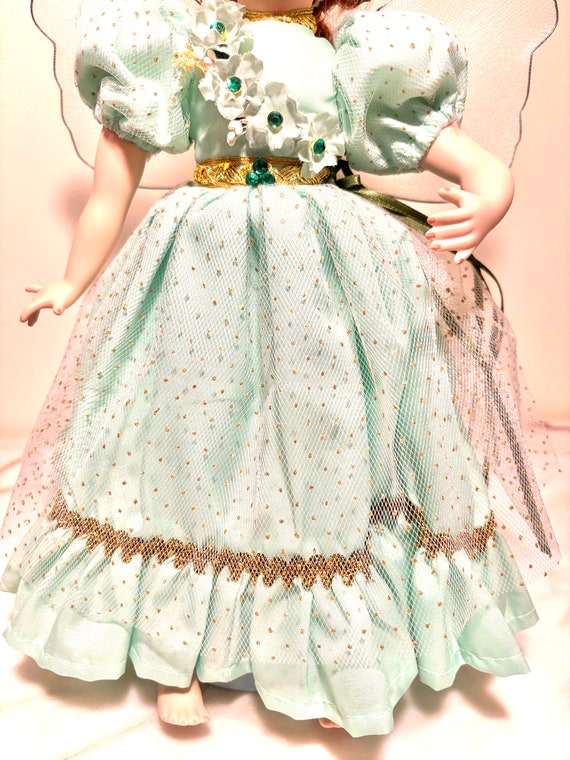 Paradise Galleries 14 Inch Porcelain Doll Shannon the Shamrock