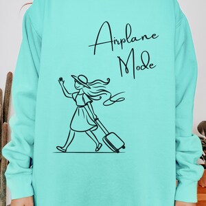 Airplane Mode Travel Sweatshirt, Comfort Colors Garment-Dyed immagine 1