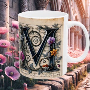 Letra M Personalizada Inicial Monograma Presente Élfico Flores Caneca Castelo Núcleo Conto de Fadas Xícara de Chá Amante de Café Tolkien Inspirado