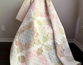 Vintage-Inspired Floral Patchwork Quilt | Handmade Pink & Sage Cottage Quilt | Romantic Farmhouse Bed Quilt | Handmade Floral Quilt