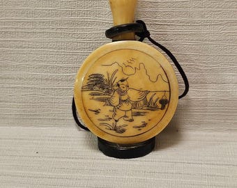 Antique Chinese Snuff Bottle, Depictions of Boys