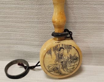 Antique Chinese Snuff Bottle, Depictions of Women