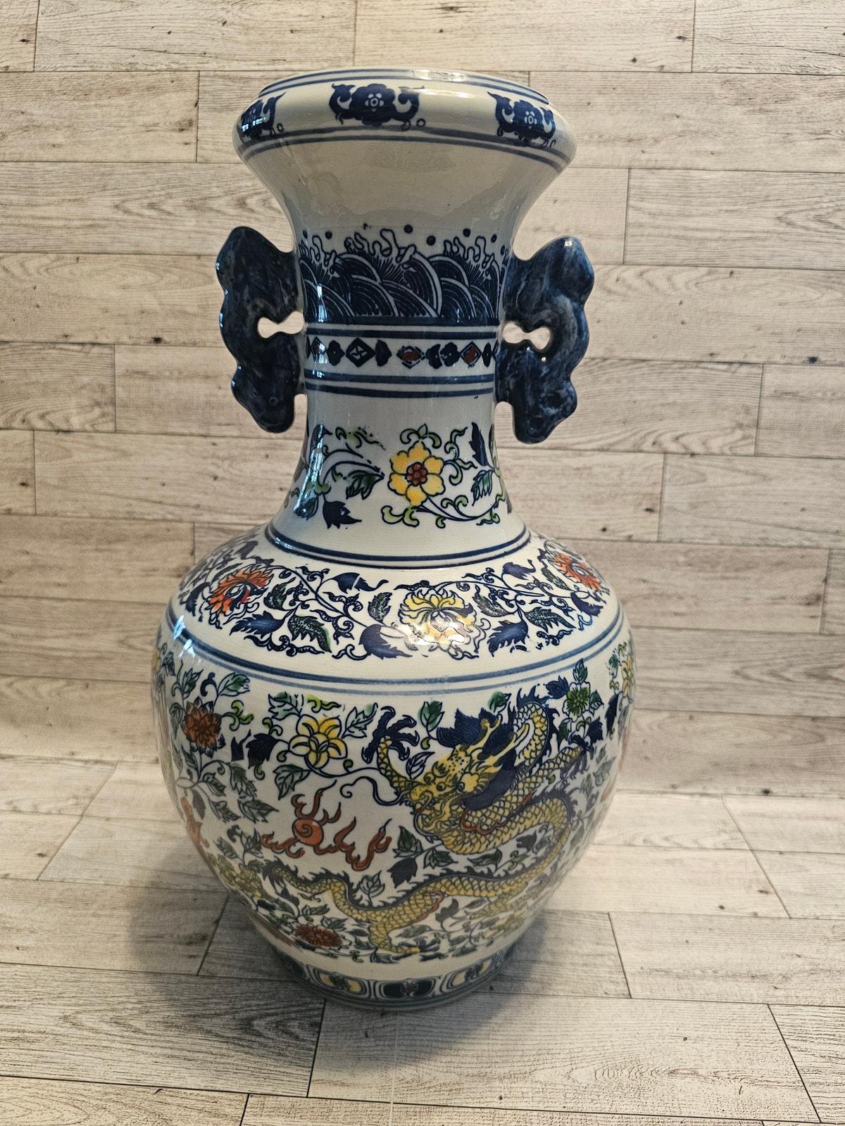 ドラゴン装飾 陶器花瓶 2.jpg