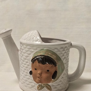 日本の陶器製じょうろ