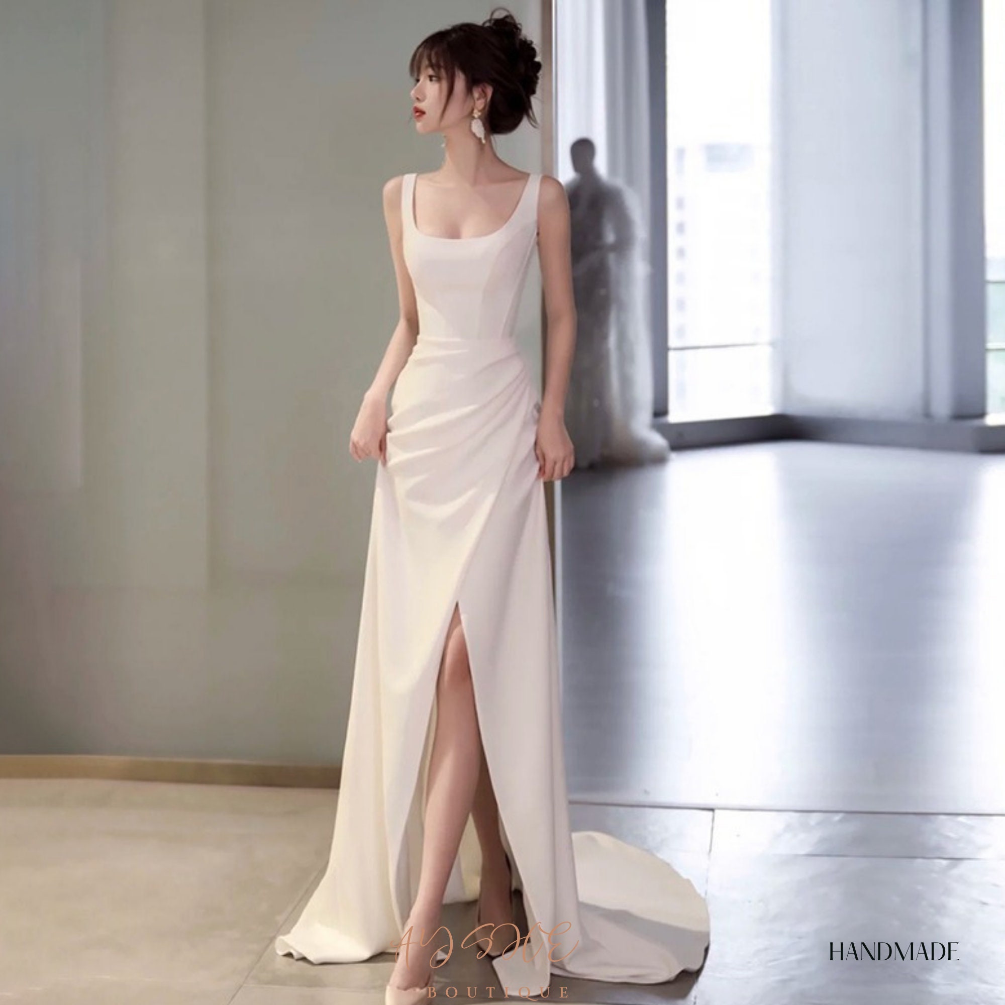 Ivory Tulle Lace Long Sleeve Beach Wedding Dresses MW716