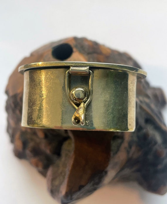 Red lacquer, and abalone inlay pillbox - image 4