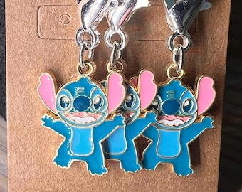 Blue Alien Stitchmarkers