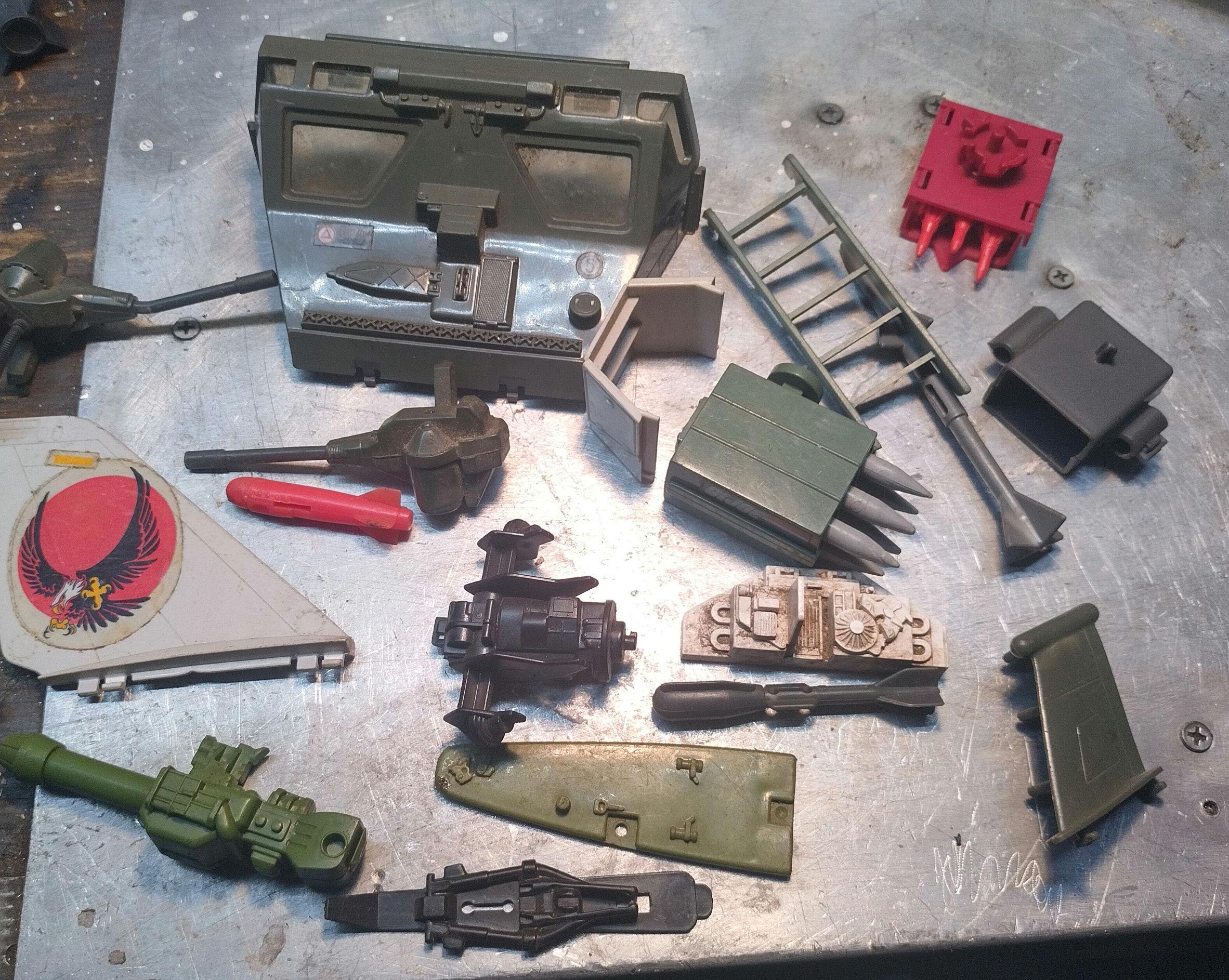 Lot De 9 Armes – Accessoires Big Jim / Action Joe – 1977 – Occasion