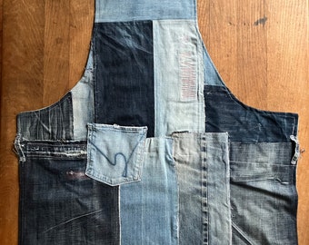 Handgefertigte Schürze aus used Denim