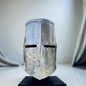 Casco de cruzado templario hecho a mano: armadura de caballero de acero pulido