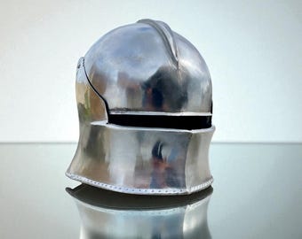 Handgefertigter Ritter Helm aus Stahl: Mittelalterlicher Helm für Cosplay, LARP & Deko