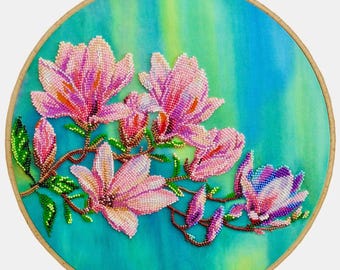 Magnolia Bead Embroidery Kit DIY Floral Wall Art, Elegant Botanical Design, Round Composition Craft Kit, Pink Flower Home Decor