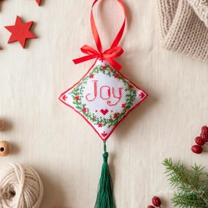 DIY kruissteekversieringspakket, kerstversiering, Scandinavische kerstdecoratie, handgemaakte boomversiering, kerstborduurcadeau