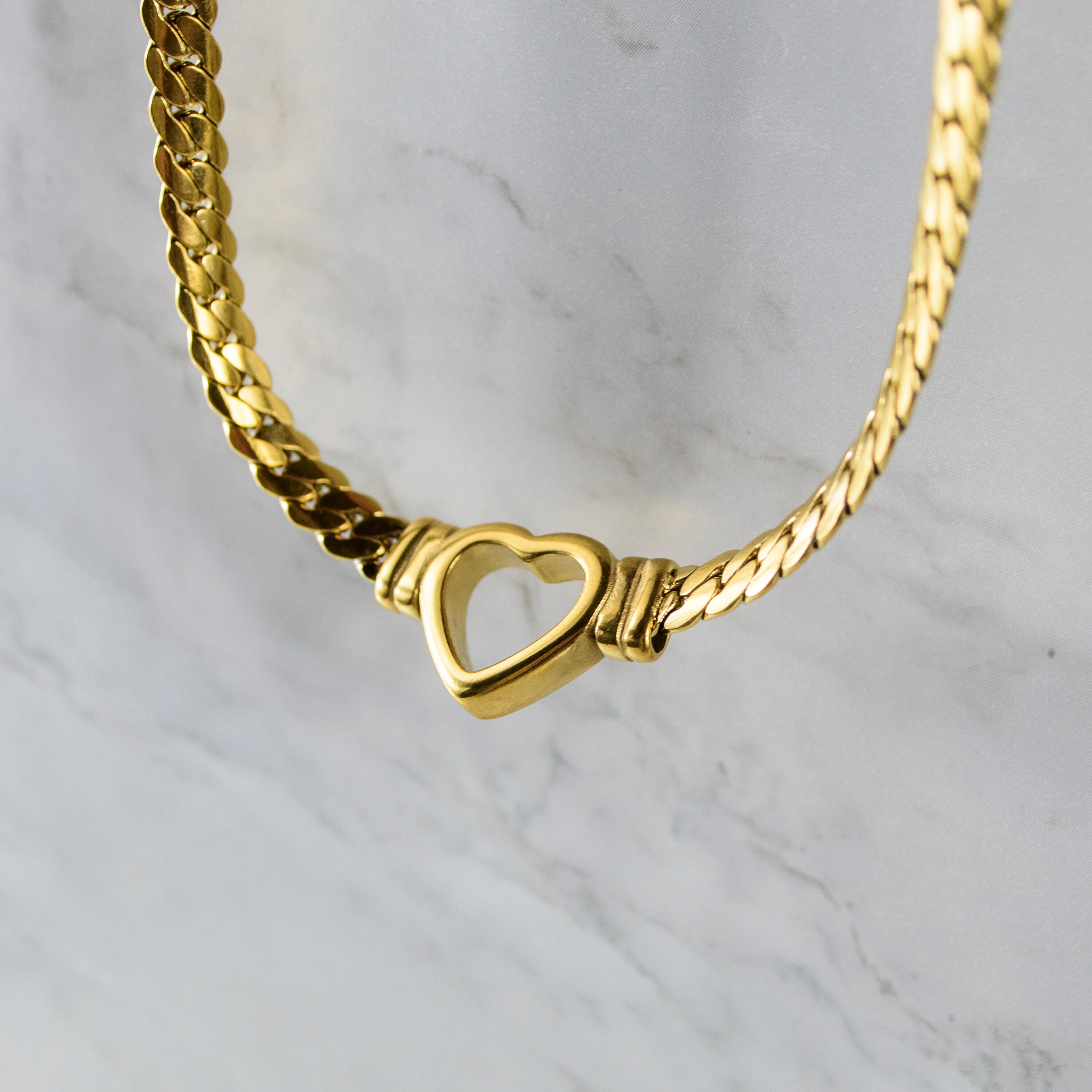 【MISSOMA】 Heart Charm Pendant ネックレス ゴールド シルバー Mini Ridge Heart Charm Pendant Necklace | Sterling Silver