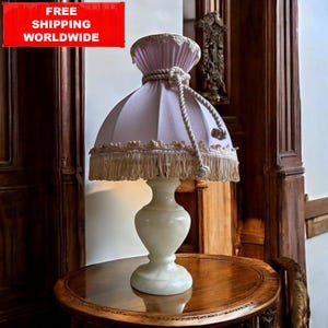 Vintage French-Style Table Lamp – Pink Fabric Shade with Fringe – Alabaster Base – Rococo Bedroom Lighting – 33 cm / 13 in