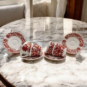 Conjunto de xícaras de chá vintage, porcelana vermelha com estampa floral, xícaras e pires, fabricado na França, decoração de cozinha shabby chic.