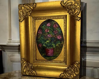 Miniatura floral al óleo: rosas barrocas en un marco dorado ornamentado
