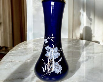 Wazon KPM Bavaria w kolorze kobaltu: vintage'owa niemiecka porcelana, dekoracja kwiatowa