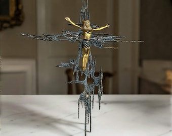 Escultura mural de crucifijo de bronce vintage, cruz de Jesucristo modernista, arte mural religioso brutalista de 22,6 pulgadas.