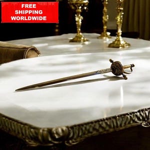 Abrecartas de espada toledana vintage – Daga española en miniatura de 17 cm (6,7 pulgadas) – Empuñadura de latón ornamentado – Accesorio de escritorio coleccionable