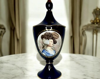 Vaso antigo de porcelana com retrato – Vaso azul cobalto com camafeu de dama