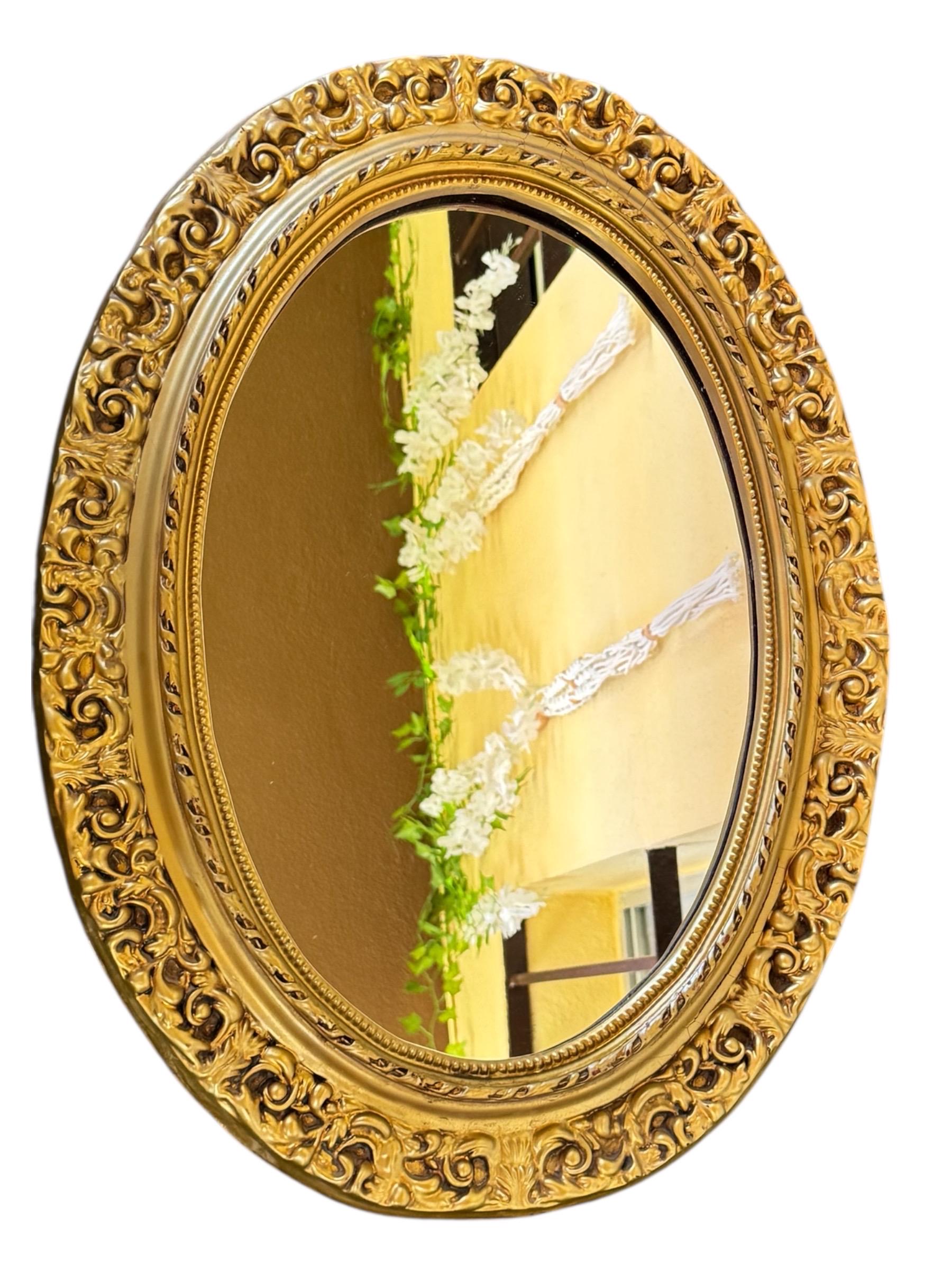ヴィンテージバロックオーバルウォールミラー：華やかなゴールドロココ