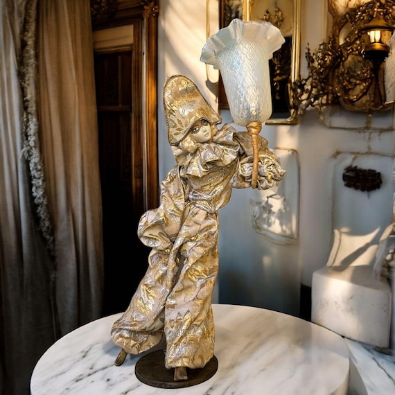 Venetian Pierrot Figurine Lamp, Italian Table Lamp, Commedia Dell’Arte, Sculptural Light, Glass Shade, Gold Costume, 1970s Vintage