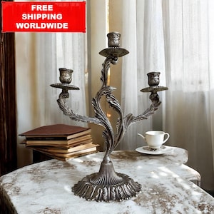 Vintage Brass 3-Arm Candelabra – Ornate Leaf Motif – Solid Brass Candle Holder – 35x28 cm / 13,8x11 in