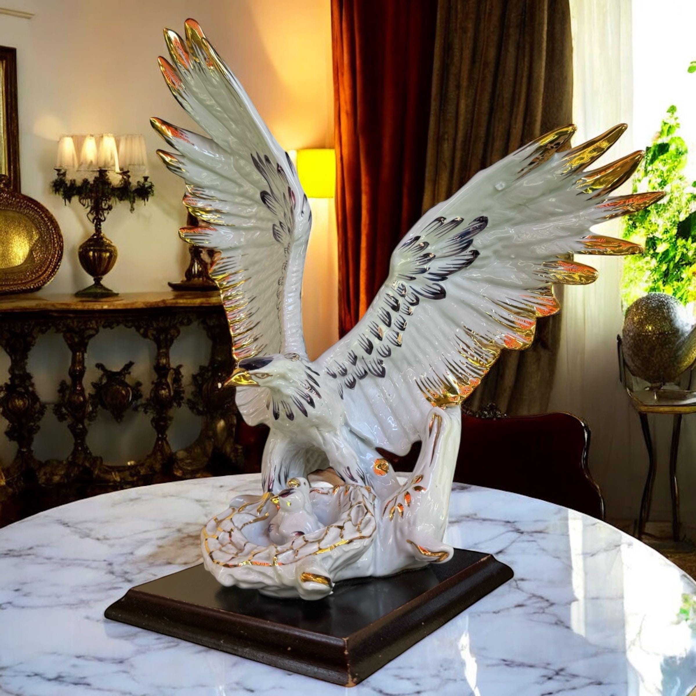 Vintage Porzellan Adler Statue, große Vogel Figur, vergoldete Porzellan Skulptur, majestätisches Tier Dekor, 1970er Jahre Dekoration