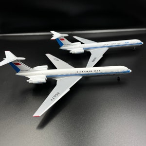 Aircraft model Ilyushin 62  JAL Japan Airlines Aeroflot CCCP-86682 scale 1:200