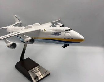 Official license model of ANTONOV® An-225 Mriya. Scale 1/200. Memorial Series