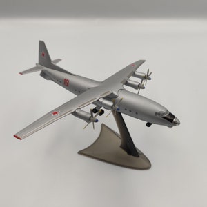 航空機モデル アントノフ 10 An-10 ソビエト空軍 18,19,20,17 スケール 1:200、アントノフ、航空ギフト、パイロットへのプレゼント、プロペラ、航空