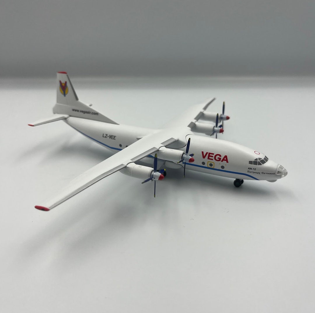 Modelo de avión Antonov An-12 Vega air RegLZ-VEC 