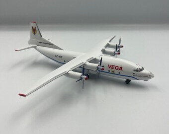 Aircraft model Antonov An-12 Vega air RegLZ-VEC &quot;Tsar Simeon Veliki&quot;, LZ-VEE &quot;Patriarkh Evptimiy&quot; scale 1:200