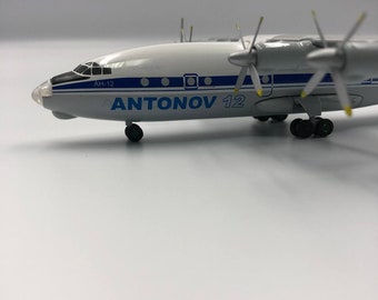 Aircraft model Antonov 12 ADB Antonov Reg: UR-11315 scale 1/200