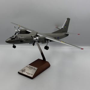 アントノフ An-26「カール」ウクライナ国家親衛隊 05 (青) スケール 1/72