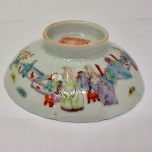 清の時代　•雍正 花と鳥の手描き陶磁器平皿 清の時代 •雍正 花と鳥の手描き陶磁器平皿 清の時代 •雍正 花と鳥の