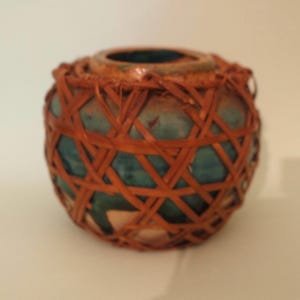 Antieke, blauw geglazuurde "Shiwan" aardewerken bewaarpot of "gemberpot" uit het begin van de 20e eeuw.