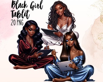 Puede incluir: Ilustración digital de tres mujeres negras en pijama de seda, cada una con una tableta y un lápiz óptico. El texto "Black Girl Tablet 20 PNG" está en la parte superior. Las mujeres tienen pelo largo y están en varias poses.