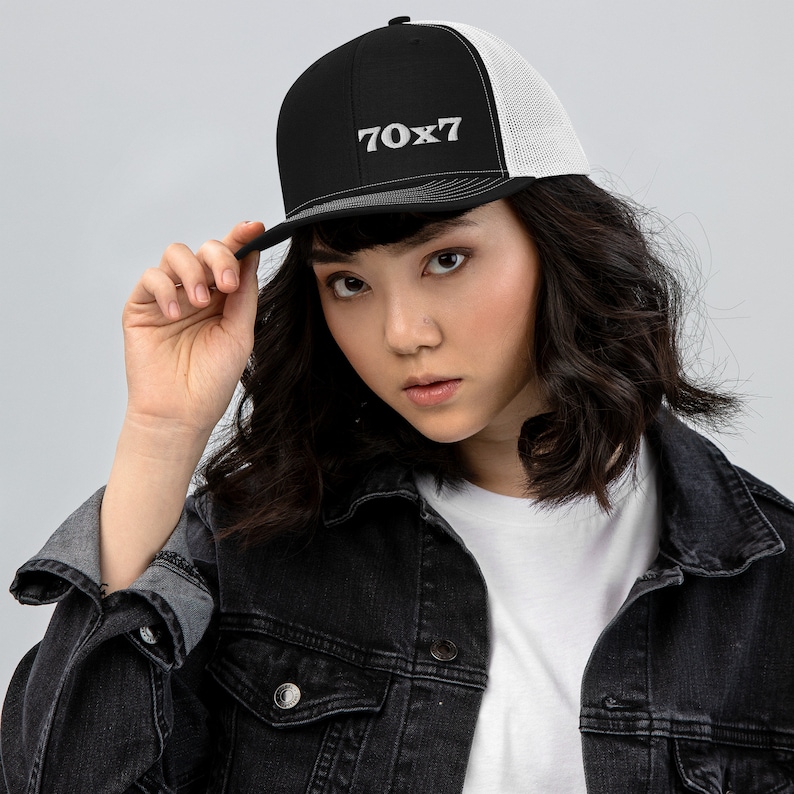 70x7 embroidered Richardson SR Trucker Cap