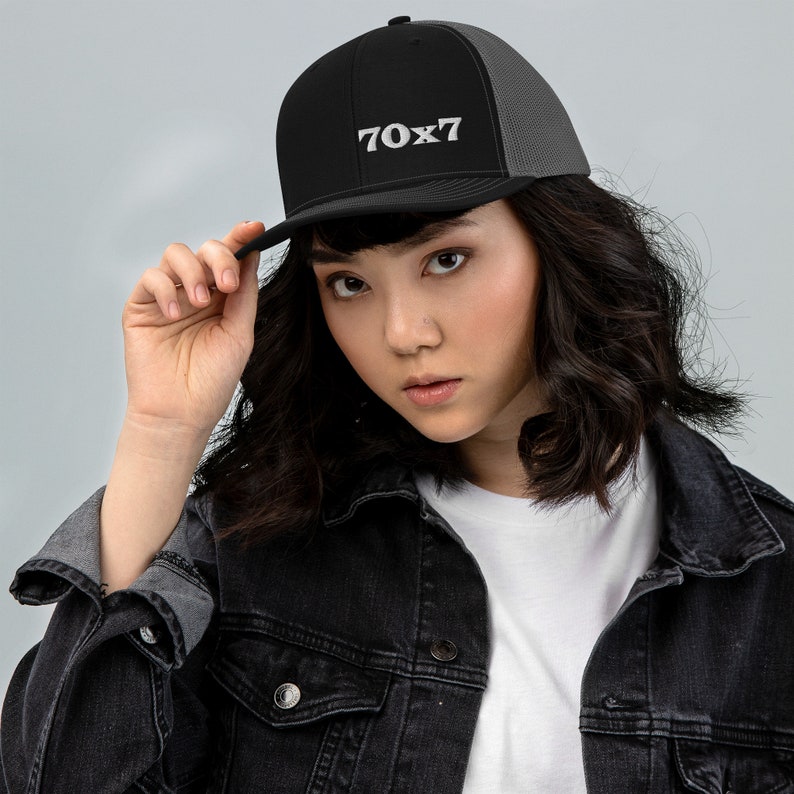 70x7 embroidered Richardson SR Trucker Cap