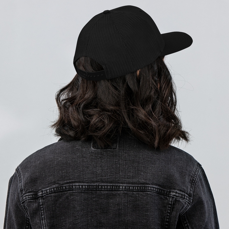 70x7 embroidered Richardson SR Trucker Cap