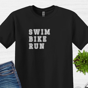 Triathleten Geschenk, Triathleten Geschenk, Triathleten Liebhaber T-Shirt, Triathleten Shirt, Sommer Shirt, Schwimmen Bike Run Shirt
