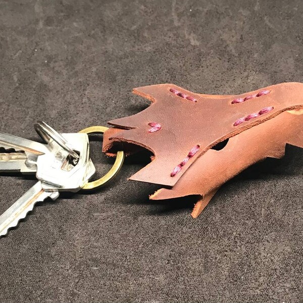 Porte-clés tête de dragon. Porte-clés dragon en cuir, pendentifs dragon, porte-clés dragon