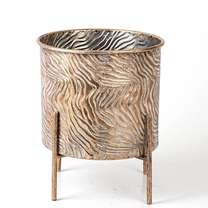 Embossed Gold Metal Planter with Stand: Rustic Vintage Vase (21x24.5 cm)