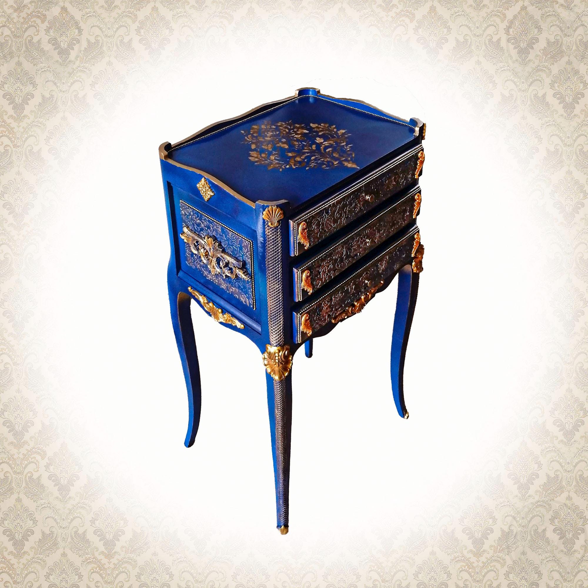 Tables De Chevet Rangement Dans Une Entrée Table D'entrée Meubles Vieillis Recyclés Canapé Vintage