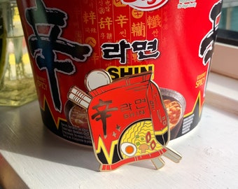 辛い麺チャレンジ、エナメルピン、韓国のスナック、日本のコンビニ食品