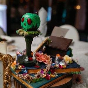Snow White Centerpiece